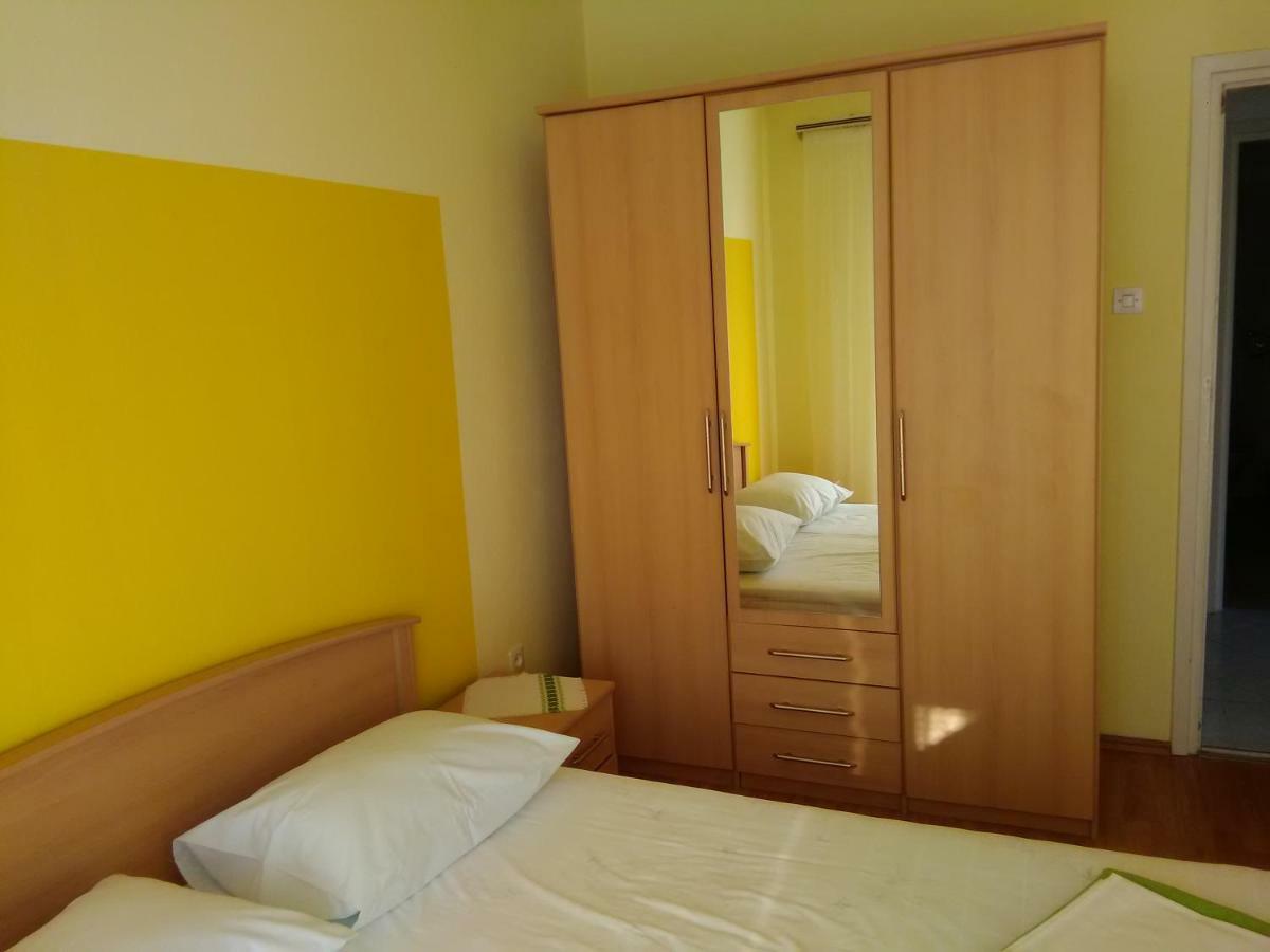 Apartments Mare Croatia Senj  Buitenkant foto